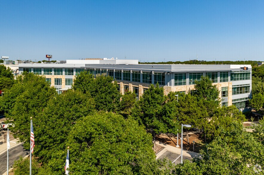 More Photos Of 11305 Four Points Dr, Austin Unknown For Lease