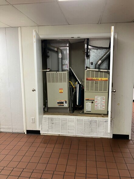 More Photos Of 2110 W 5th St, Plainview Restaurant For Sale