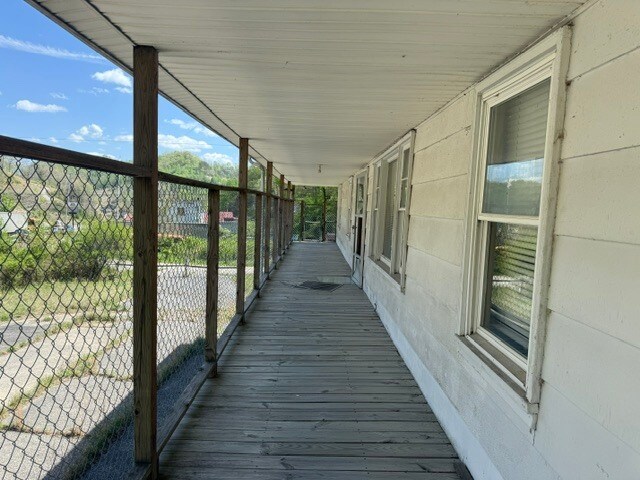 More Photos Of 4040 Ky-15, Bonnyman General Retail For Sale