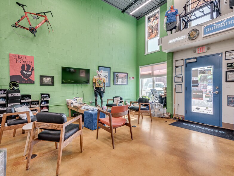 More Photos Of 111 N Broadway St, Tecumseh Office For Sale