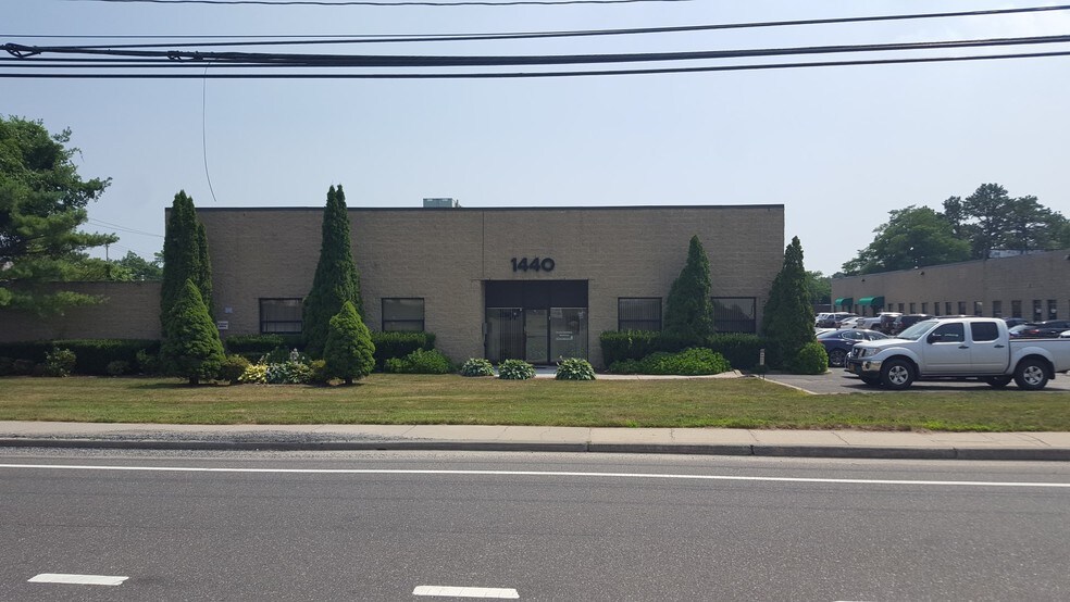 More Photos Of 1440 Church St, Bohemia Warehouse For Lease