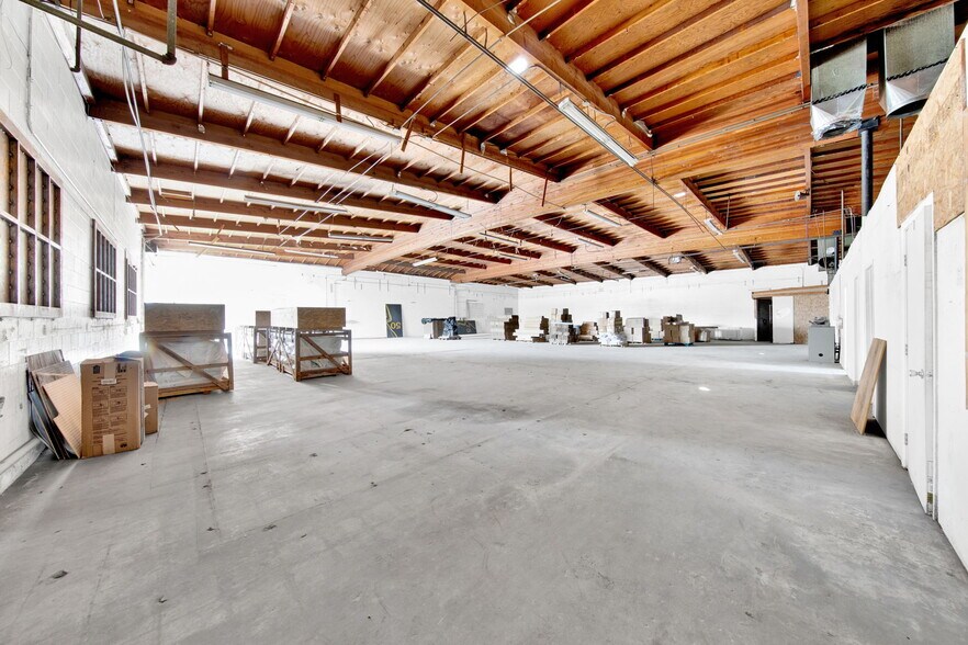 Primary Photo Of 7315 Greenbush Ave, North Hollywood Warehouse For Lease