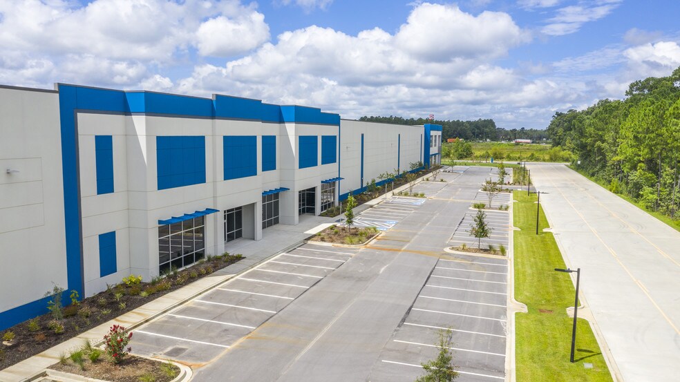 More Photos Of 830 Drop Off Dr, Summerville Warehouse For Lease
