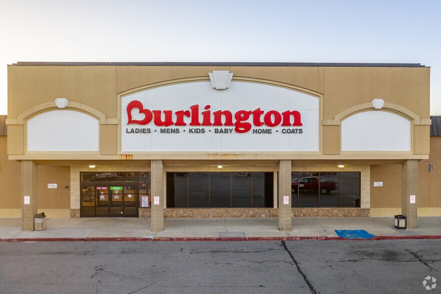 More Photos Of 6415-6471 Quivira Rd, Shawnee General Retail For Lease