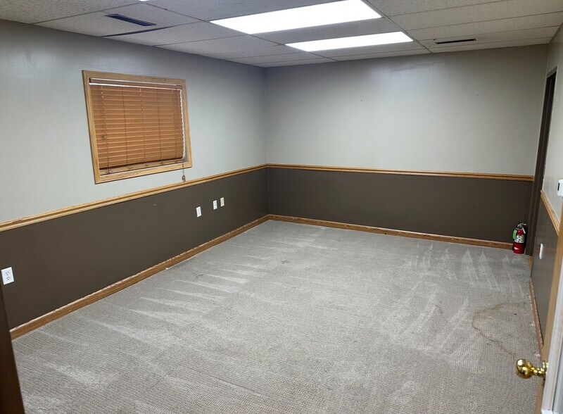 Primary Photo Of 1436 22nd St, Des Moines Office For Lease