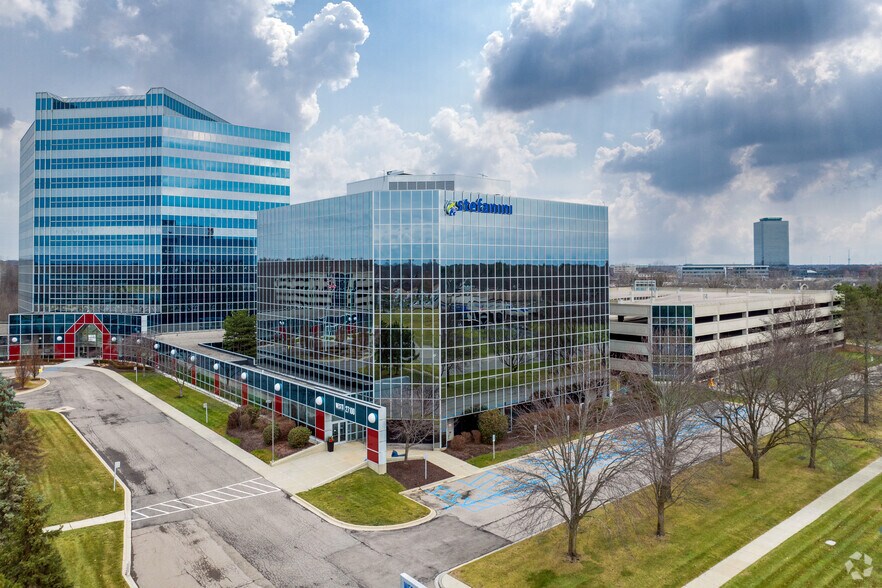 More Photos Of 27100 W 11 Mile Rd, Southfield Office For Lease