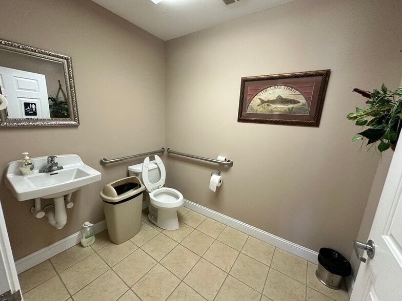 More Photos Of 1714 Dale Earnhardt Blvd, Kannapolis Office For Sale