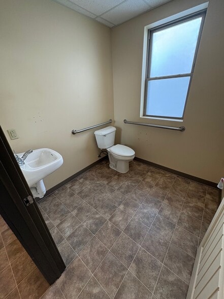 More Photos Of 246 W 6th St, Erie Office For Lease