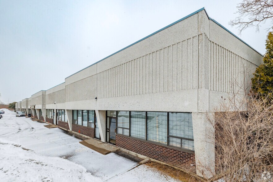 More Photos Of 509-549 Av Lépine, Dorval Warehouse For Lease