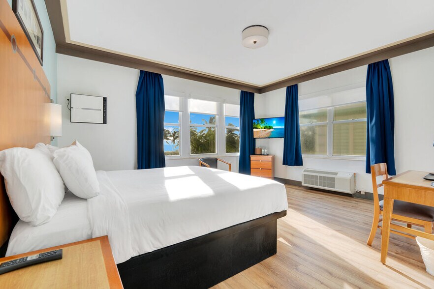 More Photos Of 660 Ocean Dr, Miami Beach Hotel For Sale