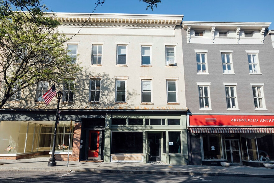 Primary Photo Of 609 Warren St, Hudson Storefront Retail Residential For Lease