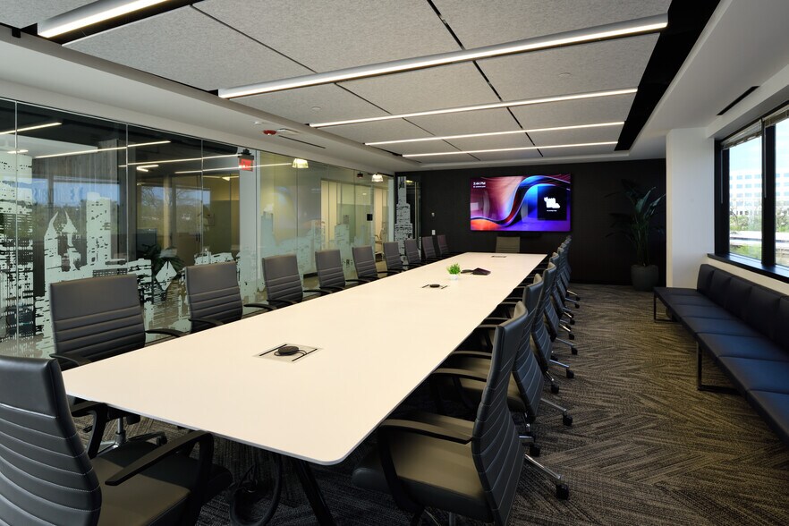More Photos Of 570 Lake Cook Rd, Deerfield Coworking Space