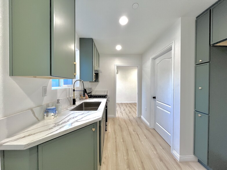 More Photos Of 938 E Sandra Ave, Arcadia Apartments For Sale