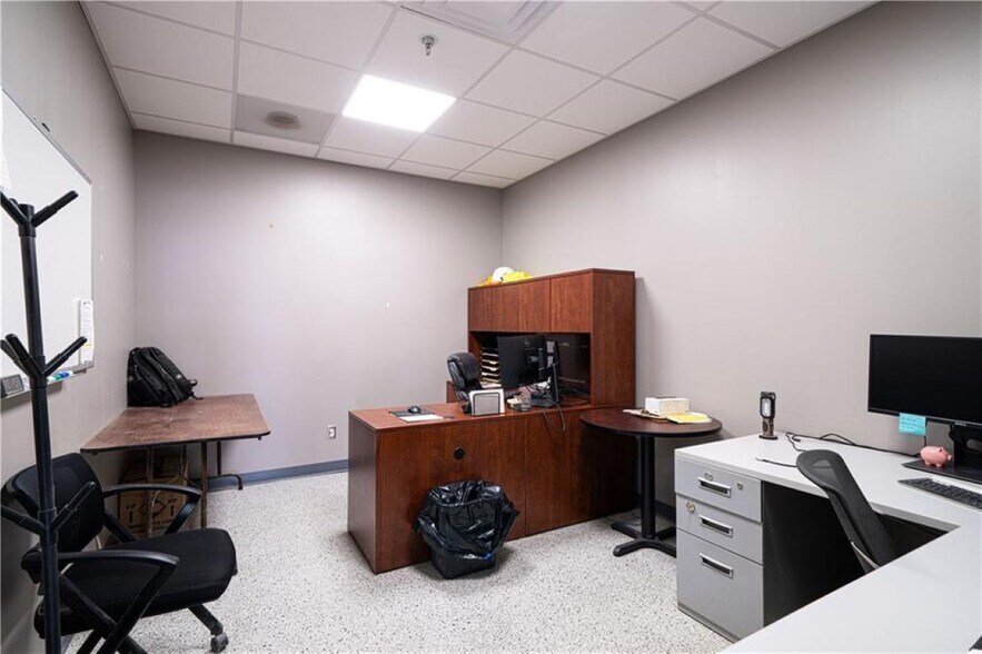 More Photos Of 5326 Lake Ave, Saint Joseph General Retail For Sale