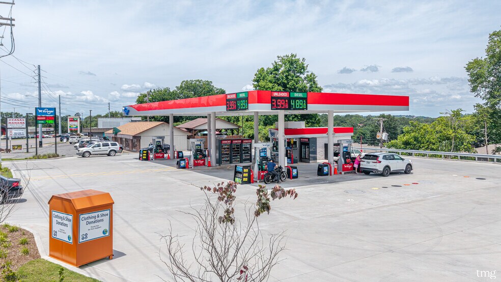 More Photos Of 6702 Cantrell Rd, Little Rock General Retail For Sale