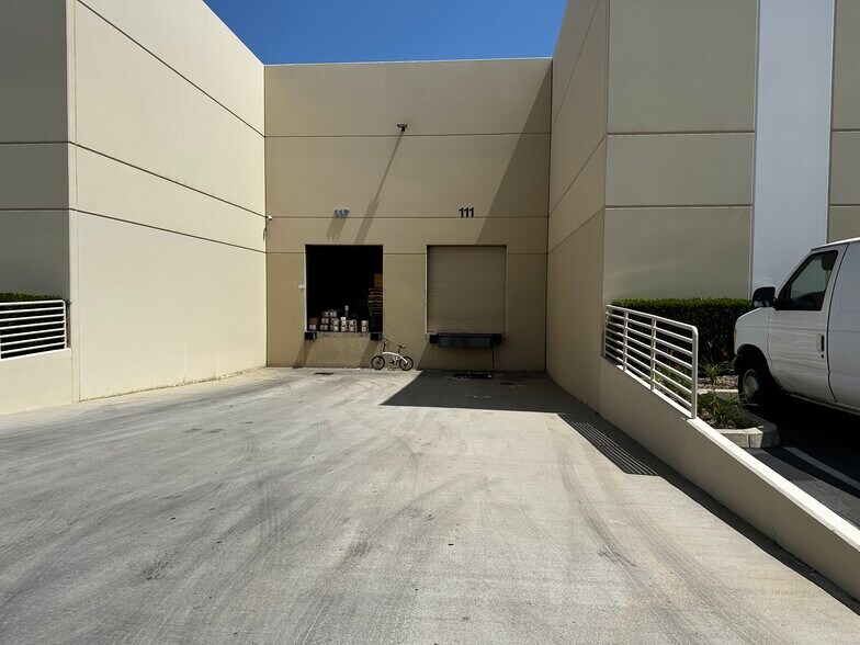 More Photos Of 111-125 N Sunset Ave, City of Industry Warehouse For Lease