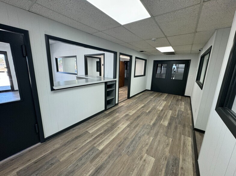 More Photos Of 220 Recker Hwy, Auburndale Warehouse For Lease