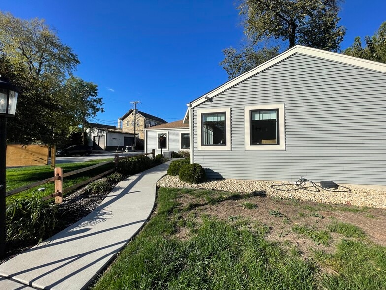 More Photos Of 114 Grove St, Eagle Medical For Lease