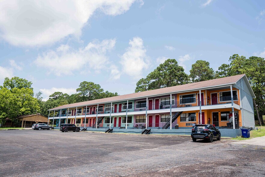 More Photos Of 371 Navaho Trl, Onalaska Hotel For Sale