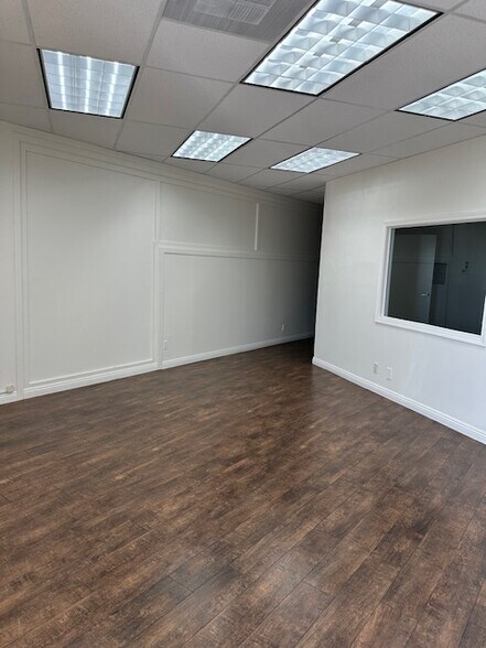 More Photos Of 2505 Foothill Blvd, La Crescenta Office For Lease