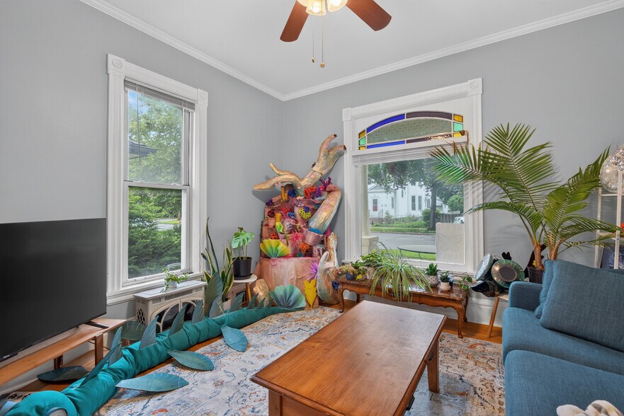 More Photos Of 446 Madison St NE, Minneapolis Multifamily For Sale