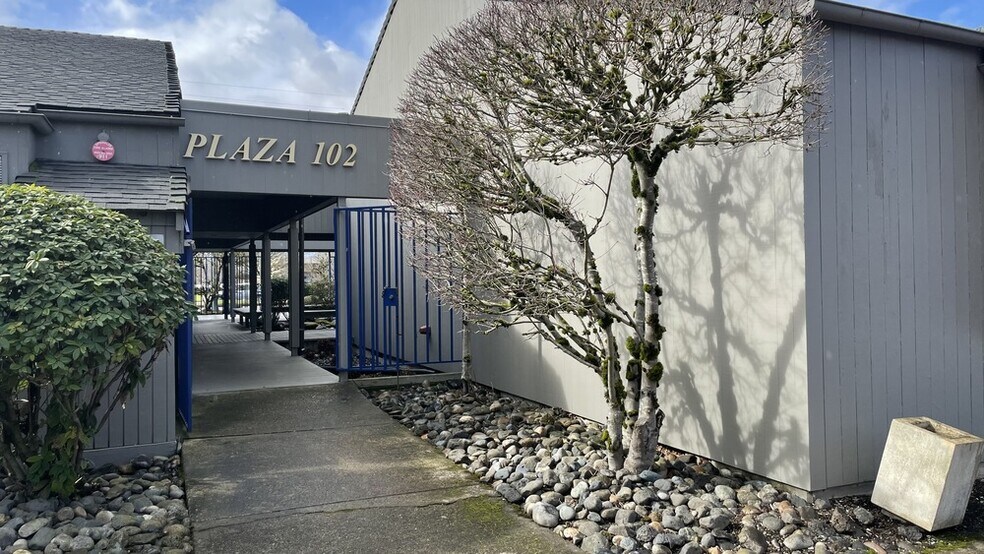 More Photos Of 940-948 NE 102nd Ave, Portland Medical For Sale