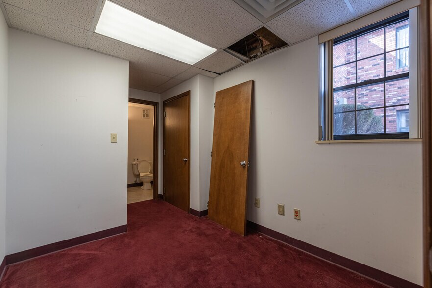 More Photos Of 1130 Vester Ave, Springfield Medical For Lease