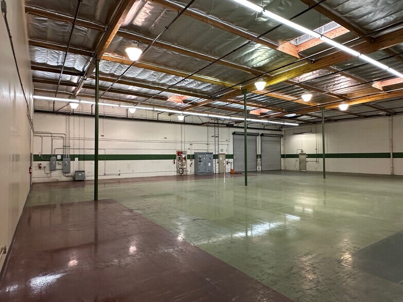More Photos Of 310 Irving Dr, Oxnard Warehouse For Sale
