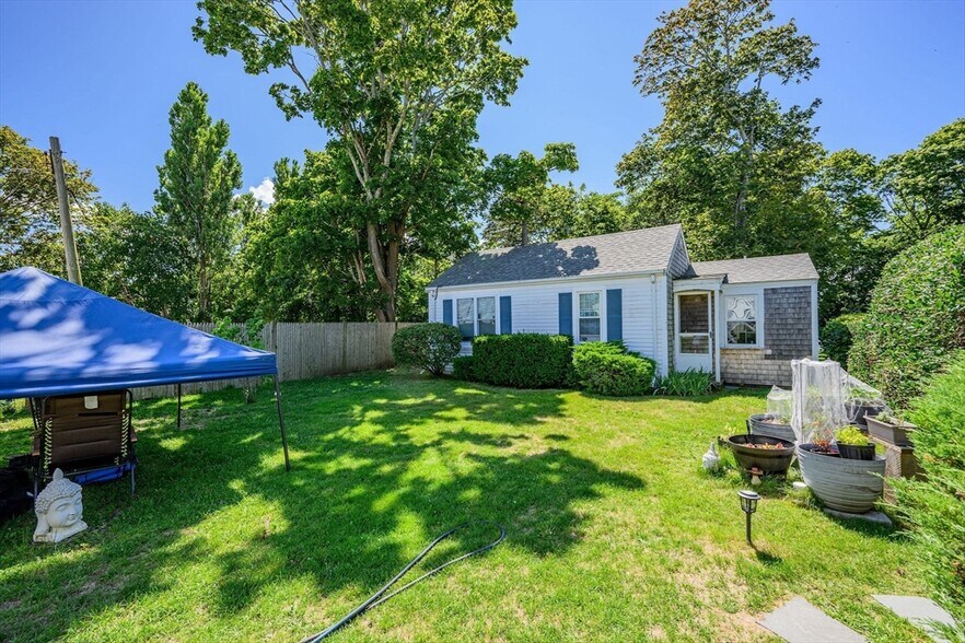 More Photos Of 53 School St, Hyannis Apartments For Sale
