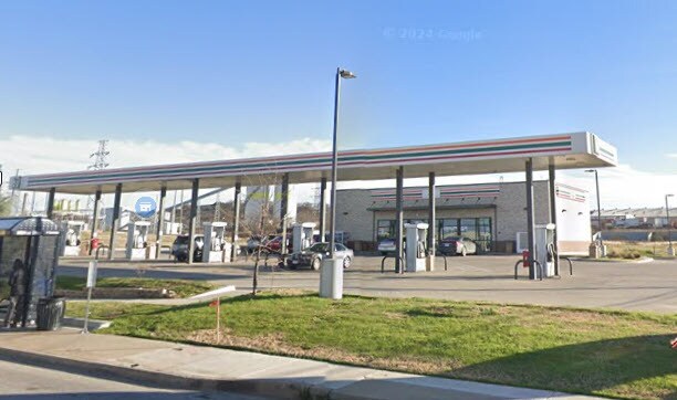 More Photos Of 2920 N Westmoreland Rd, Dallas Freestanding For Sale