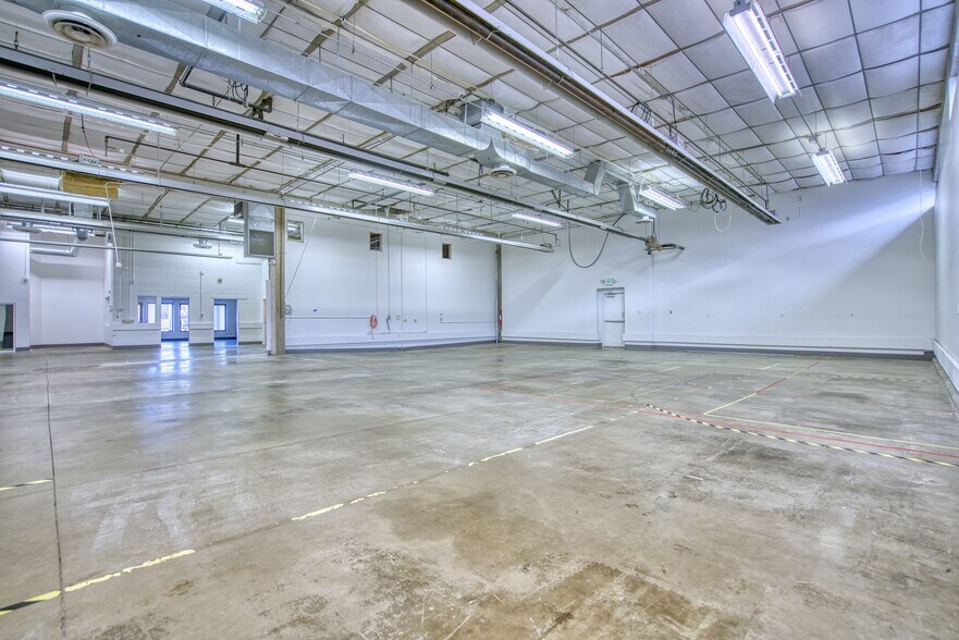 More Photos Of 1860 38th St, Boulder Distribution For Lease