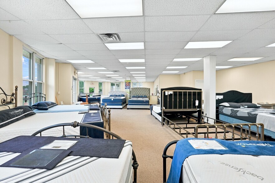 More Photos Of 3506 Memorial Ave, Lynchburg Office For Sale