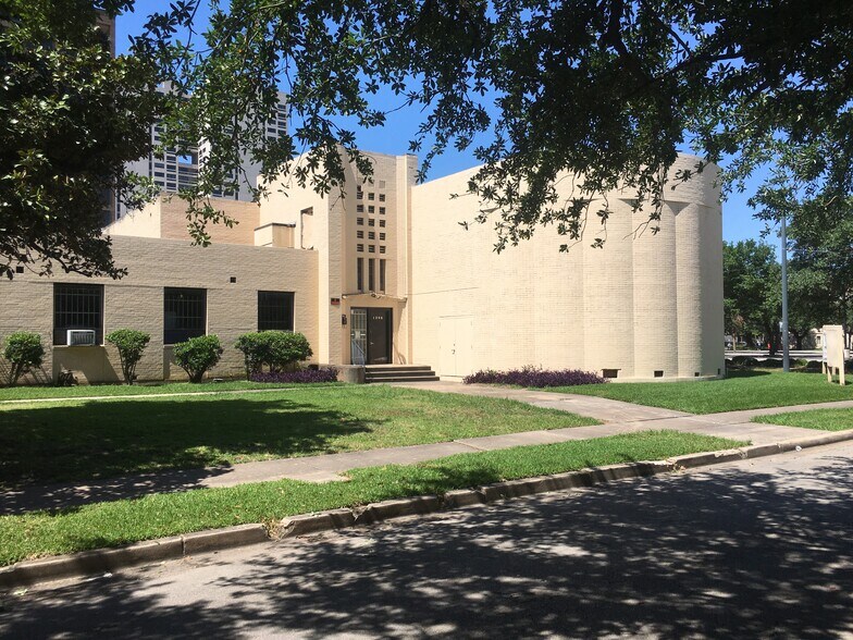 More Photos Of 1208 Calumet St, Houston Manufacturing For Lease