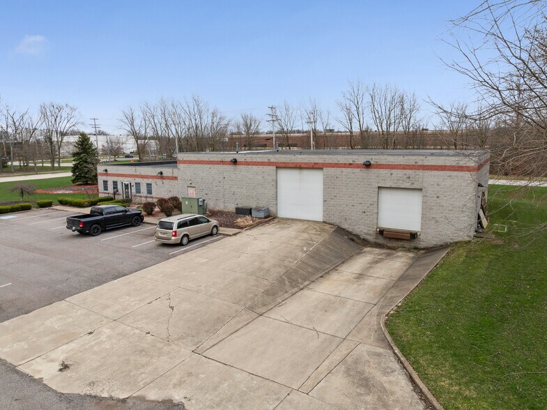 More Photos Of 16172 Imperial Pky, Strongsville Service For Sale