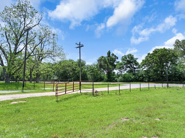 More Photos Of 14733 E State Hwy 11, Como Warehouse For Sale