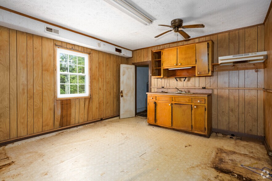 More Photos Of 9597 US Highway 29 Business, Ruffin Storefront Retail Residential For Sale