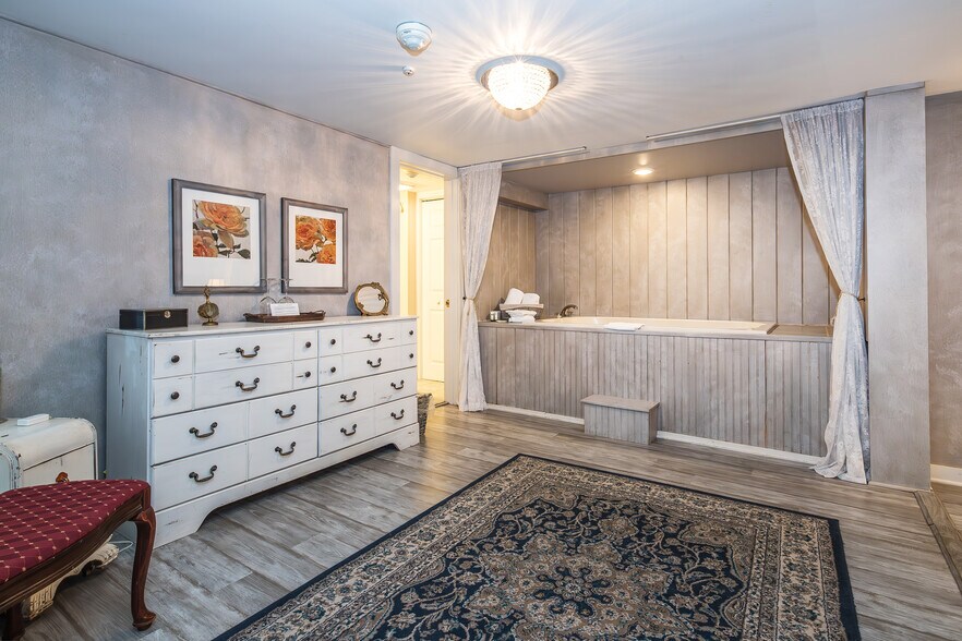 More Photos Of 78 Cream Hill Rd, Mendon Hospitality For Sale