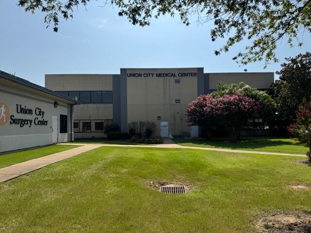 More Photos Of 1720 E Reelfoot Ave, Union City Office For Lease