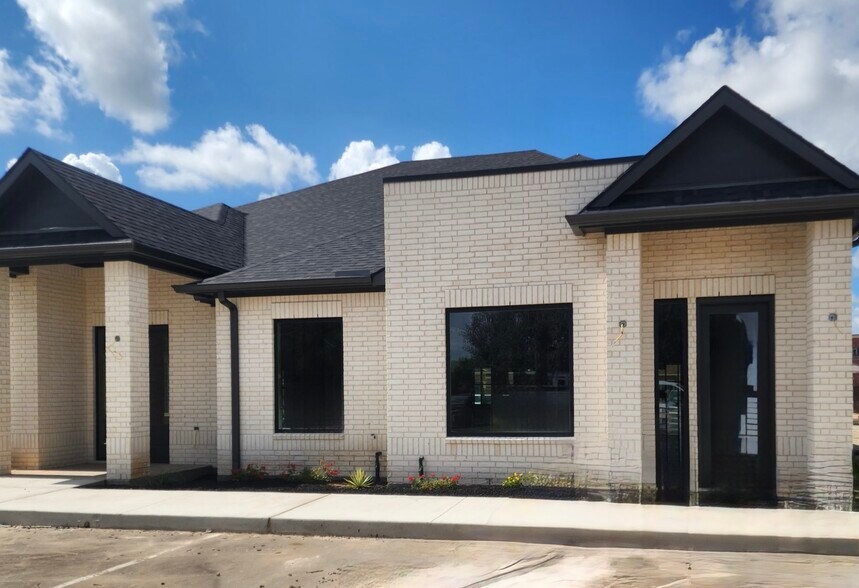 More Photos Of 21404 Provincial, Katy Medical For Sale