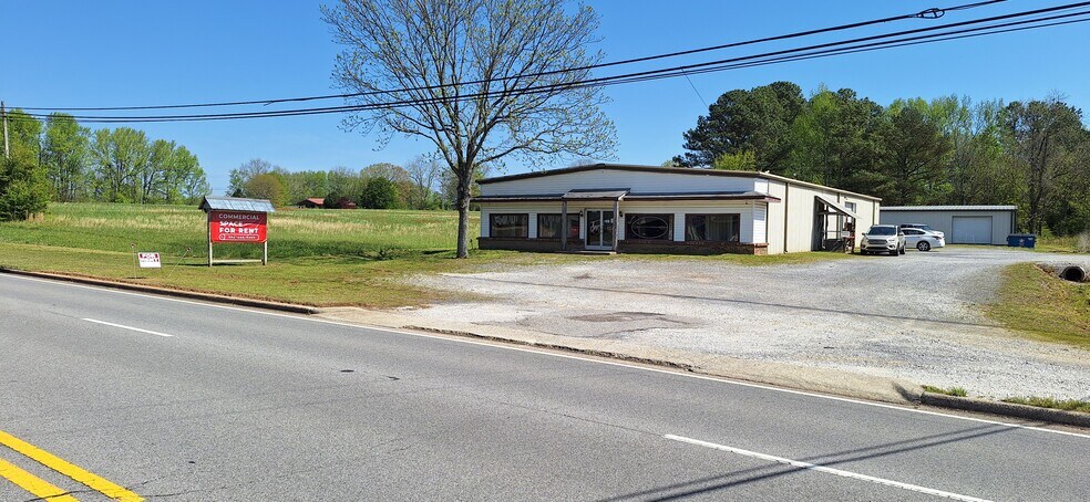 More Photos Of 15858 US Highway 231, Union Grove Freestanding For Lease