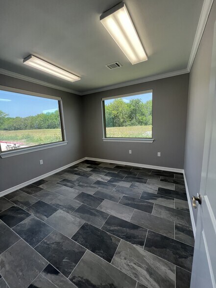 More Photos Of 2743 Smith Ranch Rd, Pearland Loft Creative Space For Sale