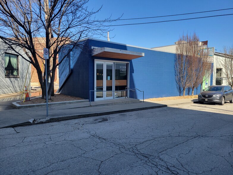 Primary Photo Of 520 Avenida Cesar E Chavez, Kansas City Office For Sale