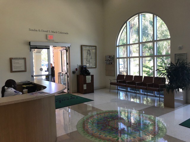 More Photos Of 5205 Greenwood Ave, West Palm Beach Medical For Lease