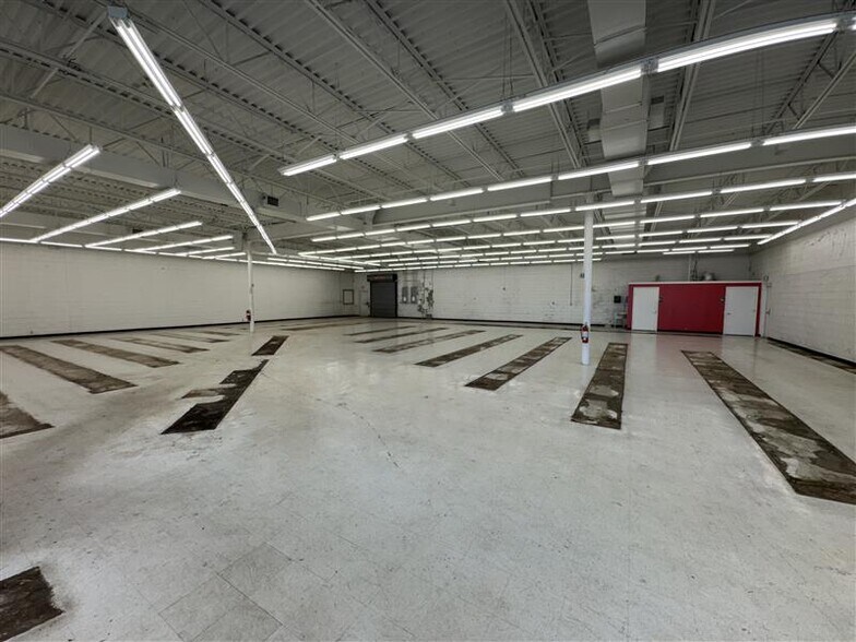 More Photos Of 1935 N Market St, Shreveport Freestanding For Sale