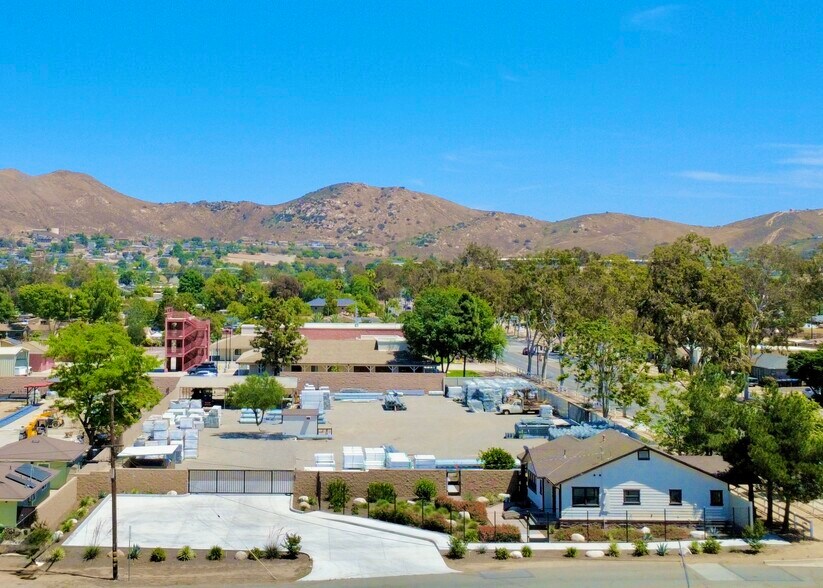 More Photos Of 791 6th St, Norco Specialty For Sale