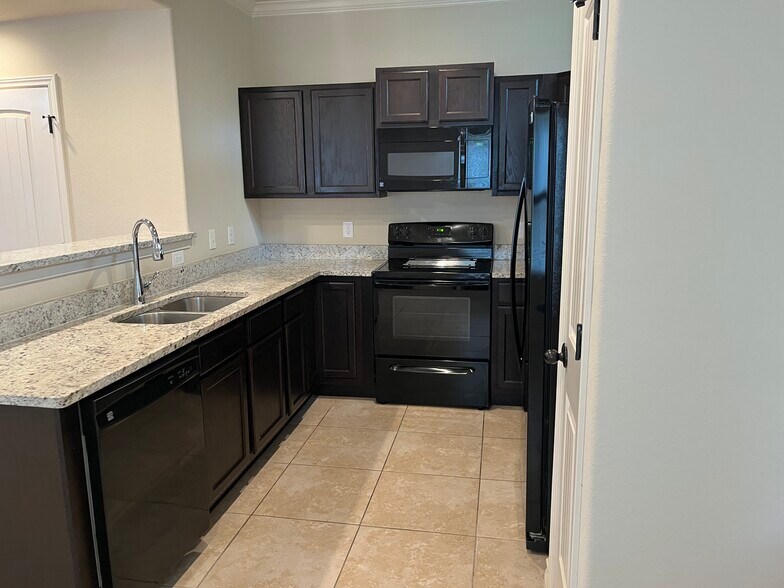 More Photos Of 6618 Mia Way, San Antonio Apartments For Sale