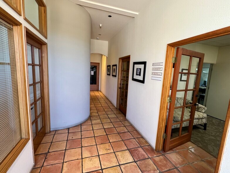 More Photos Of 26385 Carmel Rancho Blvd, Carmel Office For Lease