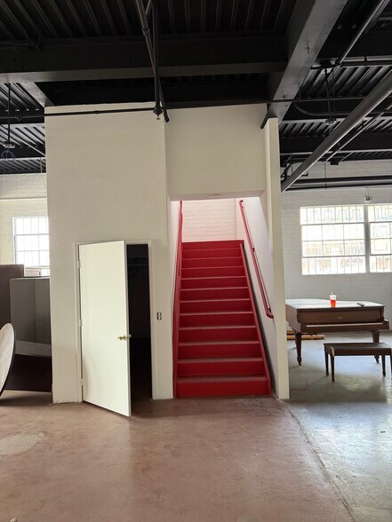 More Photos Of 4747 W Century Blvd, Inglewood Storefront For Lease