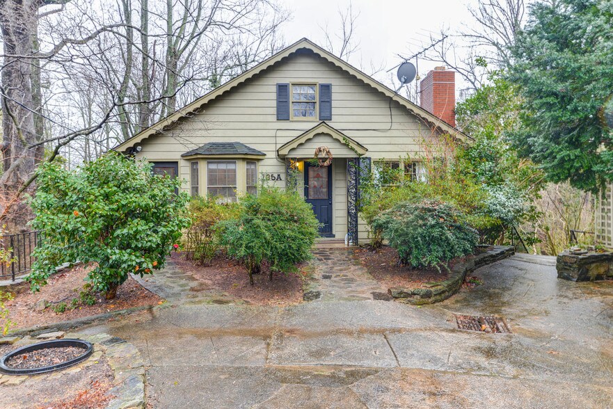 More Photos Of 145 Melrose Ave, Tryon Apartments For Sale