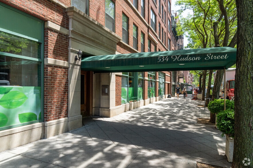 More Photos Of 110-112 Charles St, New York Apartments For Lease